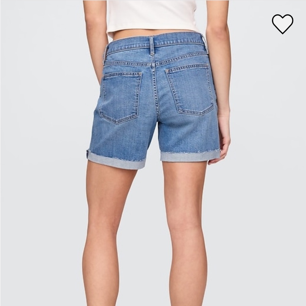 NWT GAP 5” girlfriend short mid rise 29/8 - Picture 2 of 3